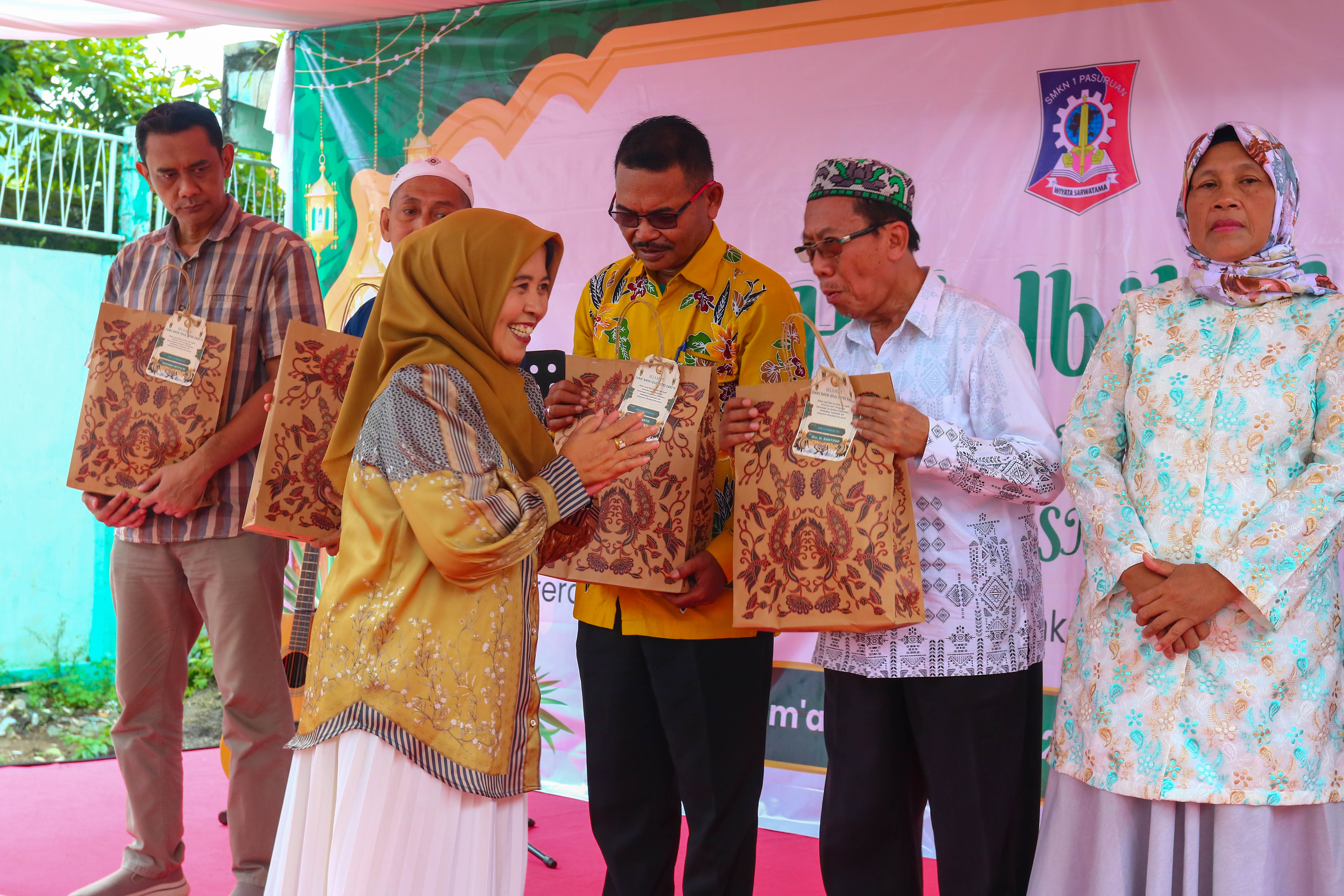 HALAL BIHALAL DAN PISAH KENANG KOMITE SMK NEGERI 1 PASURUAN 2026