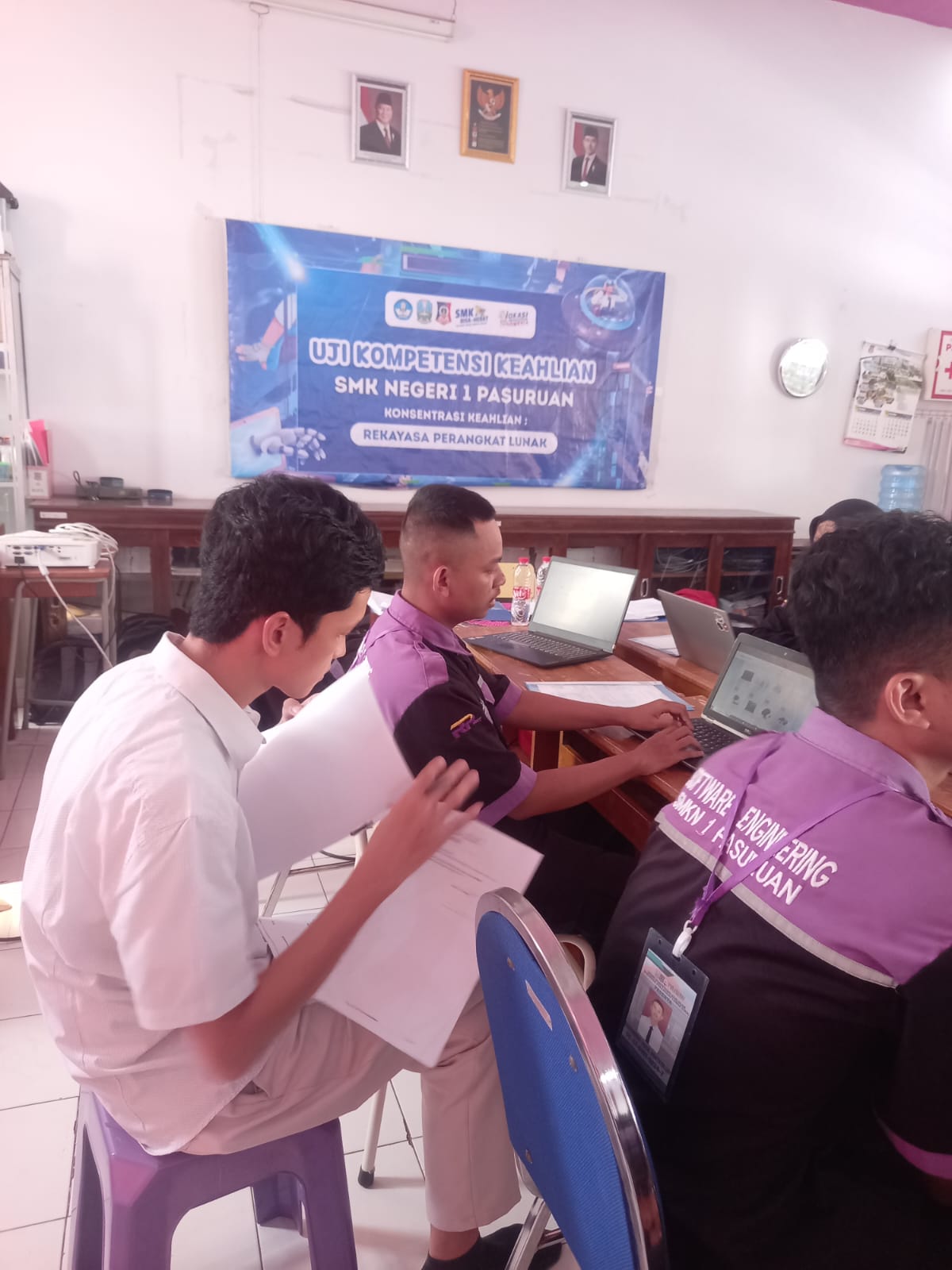 UJI KOMPETENSI KEAHLIAN REKAYASA PERANGKAT LUNAK SMK NEGERI 1 PASURUAN