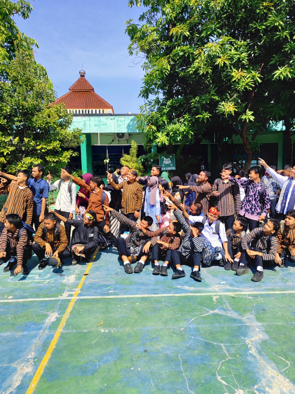 PERINGATAN HARI GURU NASIONAL "GURU HEBAT INDONESIA KUAT"