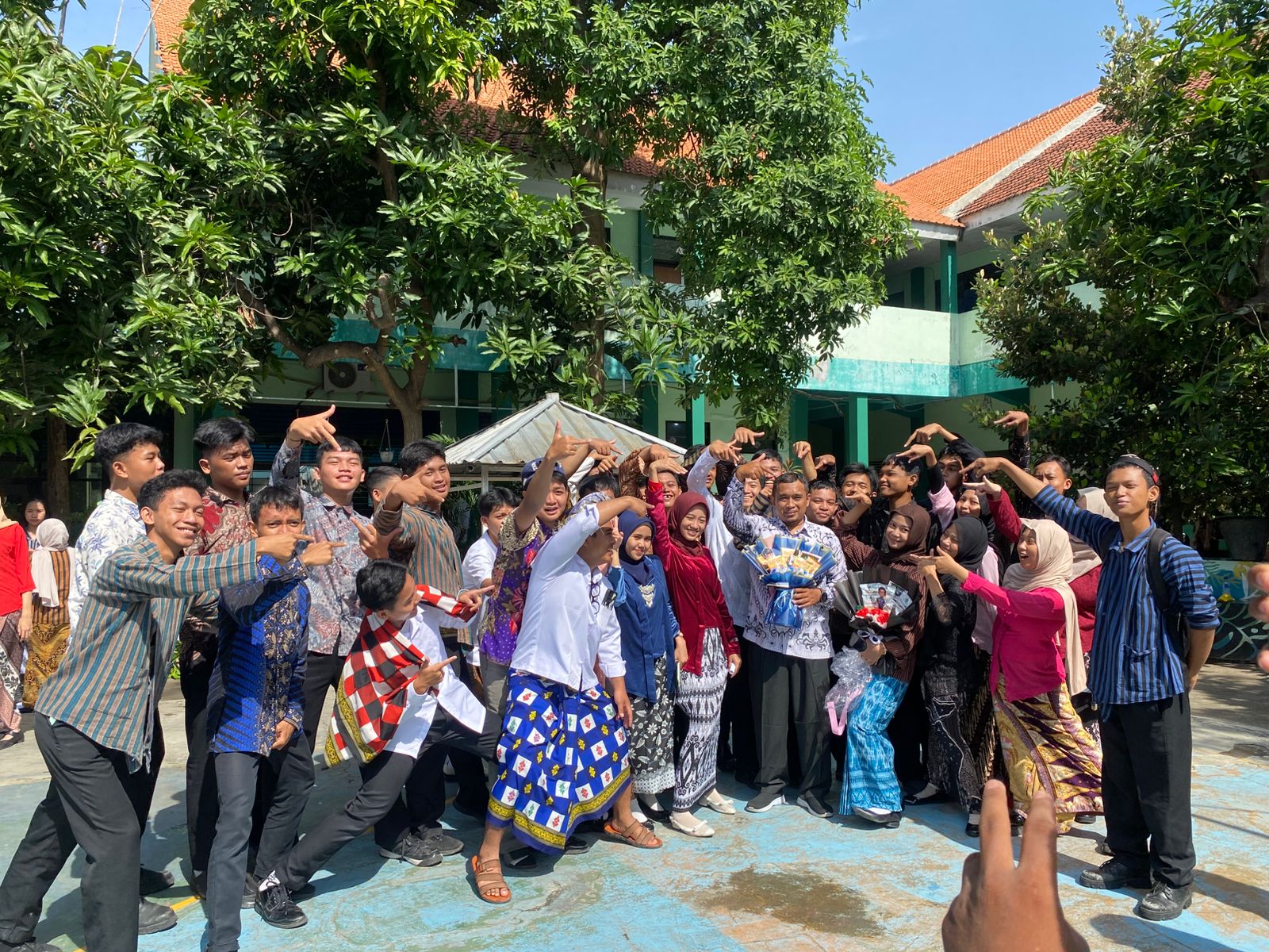 PERINGATAN HARI GURU NASIONAL "GURU HEBAT INDONESIA KUAT"