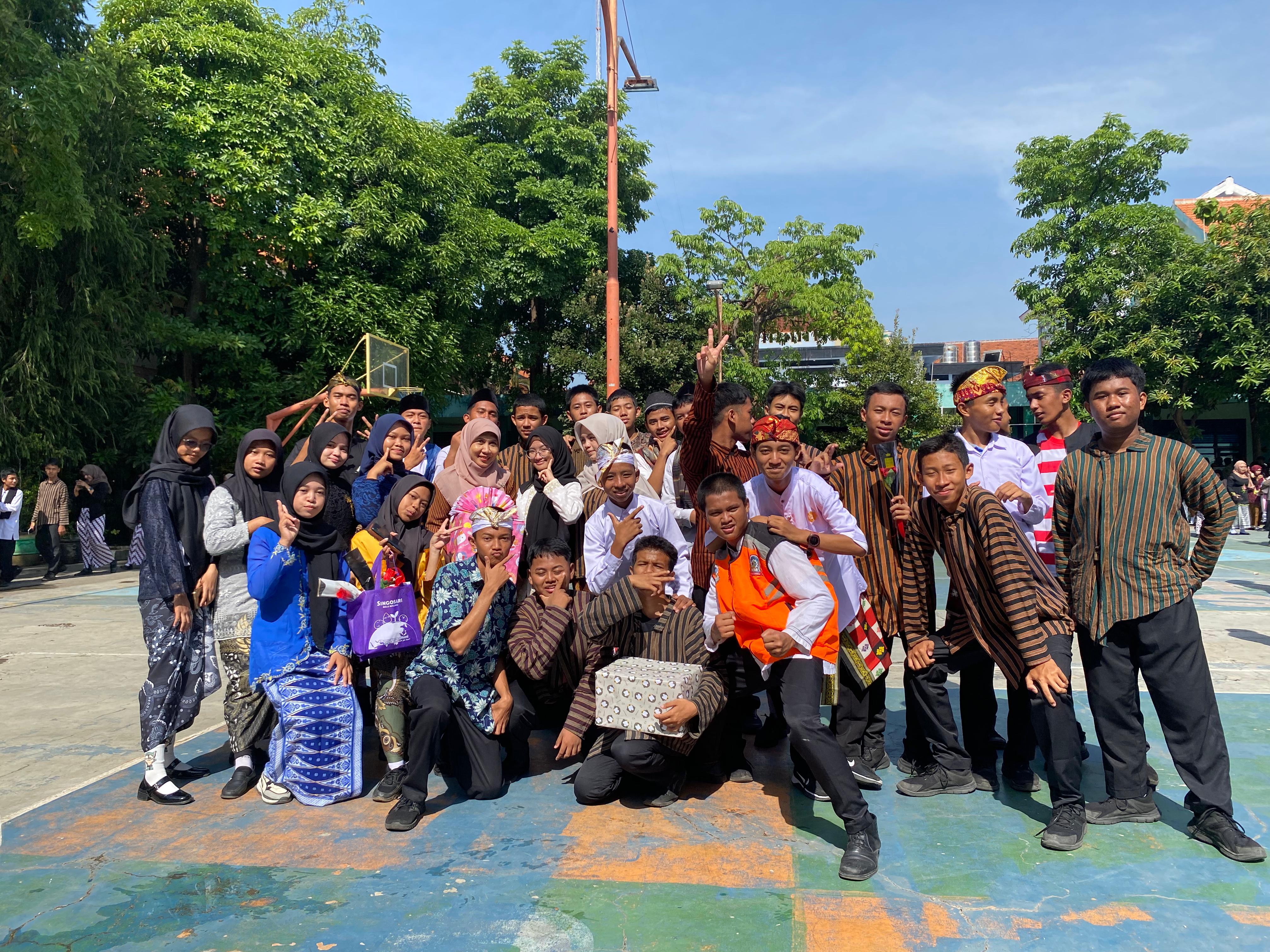 PERINGATAN HARI GURU NASIONAL "GURU HEBAT INDONESIA KUAT"