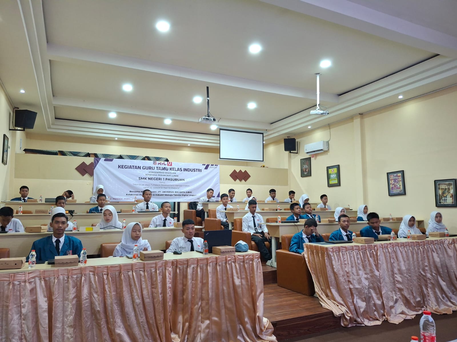 GURU TAMU KELAS INDUSTRI