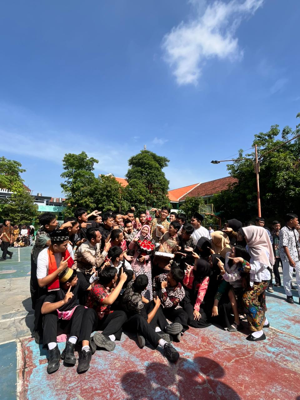 PERINGATAN HARI GURU NASIONAL "GURU HEBAT INDONESIA KUAT"